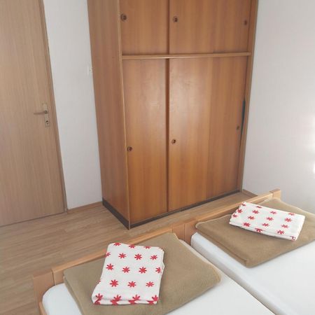 Apartmani Mile Krk Town Eksteriør billede