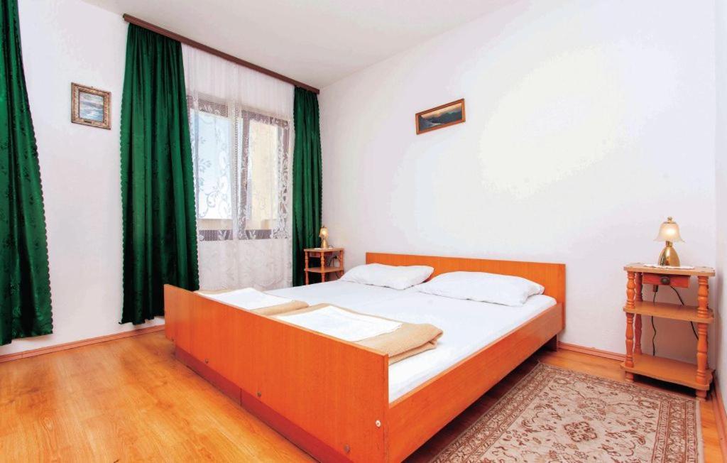Apartmani Mile Krk Town Eksteriør billede