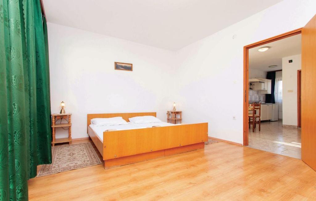 Apartmani Mile Krk Town Eksteriør billede